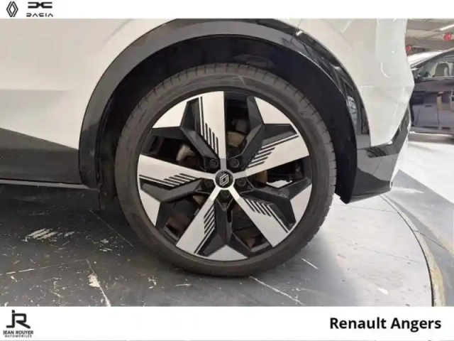 Renault Megane e-tech electric ev40 130ch techno standard charge — photo 8