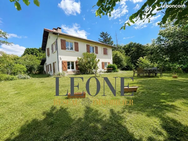 Propriété 7 pièces 181 m²
