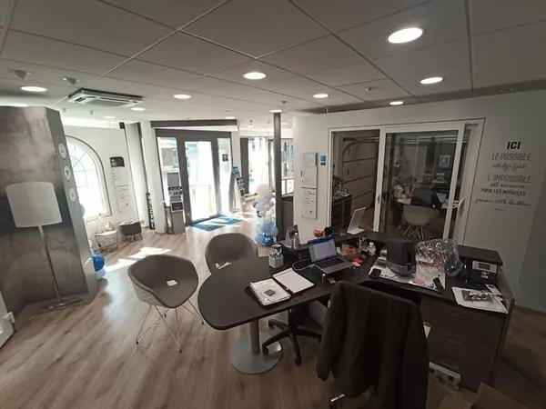Bureaux 3 pièces 228 m²