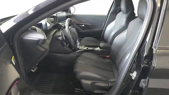 Peugeot 208 puretech 130 s&amp;s eat8 — photo 54