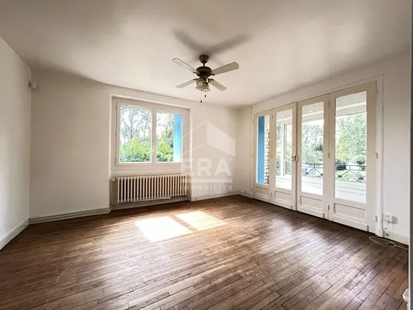A vendre, une vraie maison de famille ! 5 chambres, de beaux volumes & un grand terrain !