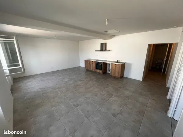Appartement T3 avec jardinet et garage