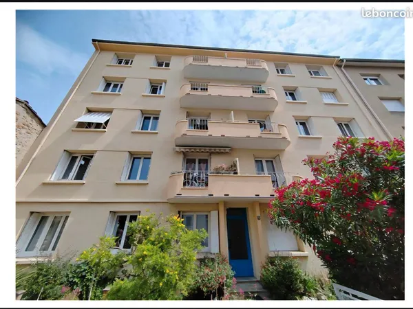 1 chambre en coloc à 2 pas de la fac