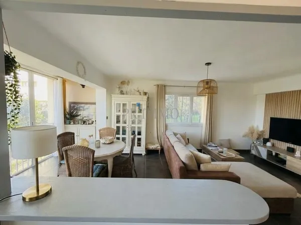 A vendre ST RAPHAEL bas valecure 3 PIECES 63 m2 TRAVERSANT