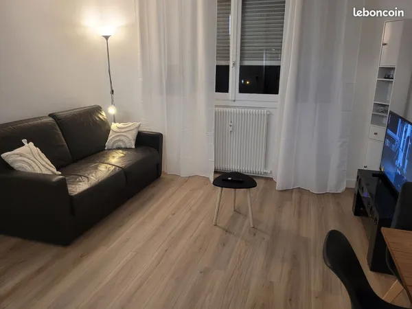 Studio meublé 20 m², 650/mois CC