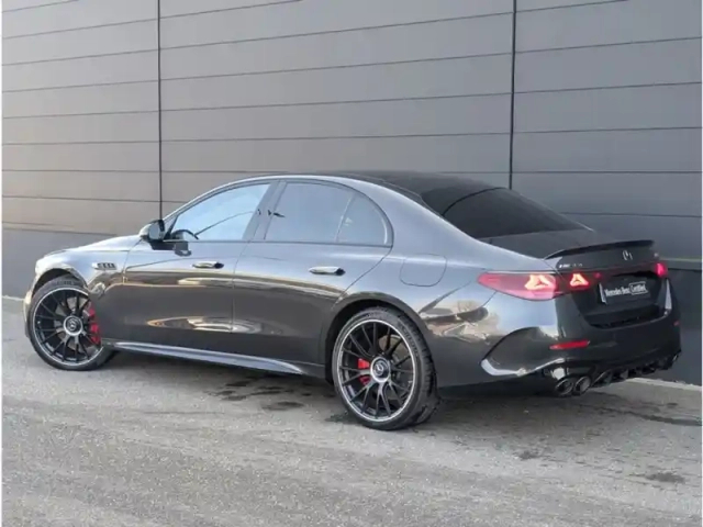 Mercedes Classe E e 53 hybrid 4matic+ — photo 3