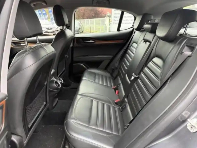 Alfa Romeo Stelvio 2.0t 280ch super q4 at8 my19 — photo 6