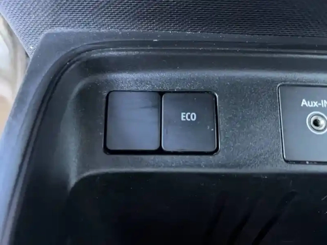 Renault Twingo iii e-tech — photo 35