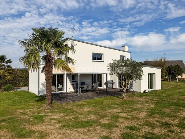 Maison contemporaine- Cadre privilégié 1 hectare de terrain à Condé-sur-Vire