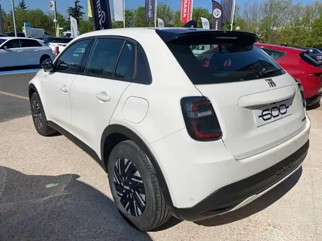 Fiat 600 1.2 hybrid 136ch dct6 — photo 65