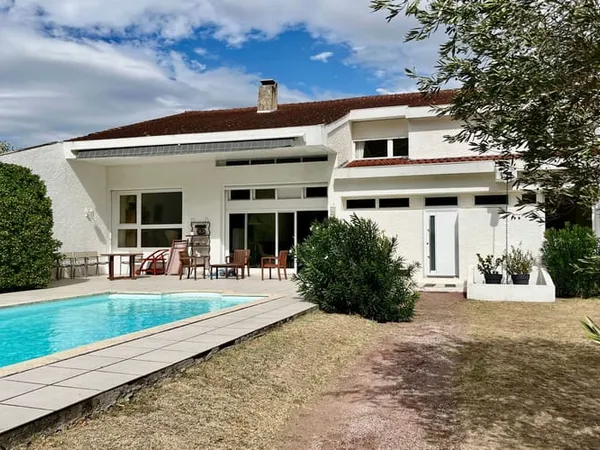 Maison 6 pièces 292 m²