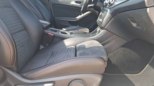 Mercedes Classe CLA Shooting Brake 220 d 7G-DCT - Fascination Amg – 2018 – 134150 km – Diesel – Boîte Automatique — photo 3