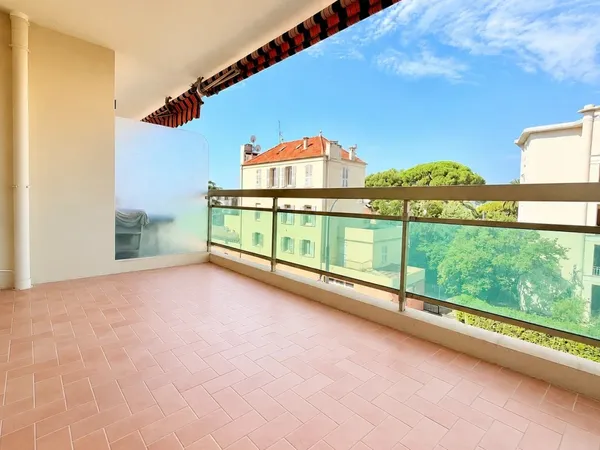 ?? SUPERBE 4 PIÈCES ENTIÈREMENT RÉNOVÉ AVEC BELLES TERRASSES