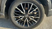 Toyota C-Hr 122h Distinctive 2WD E-CVT — photo 11