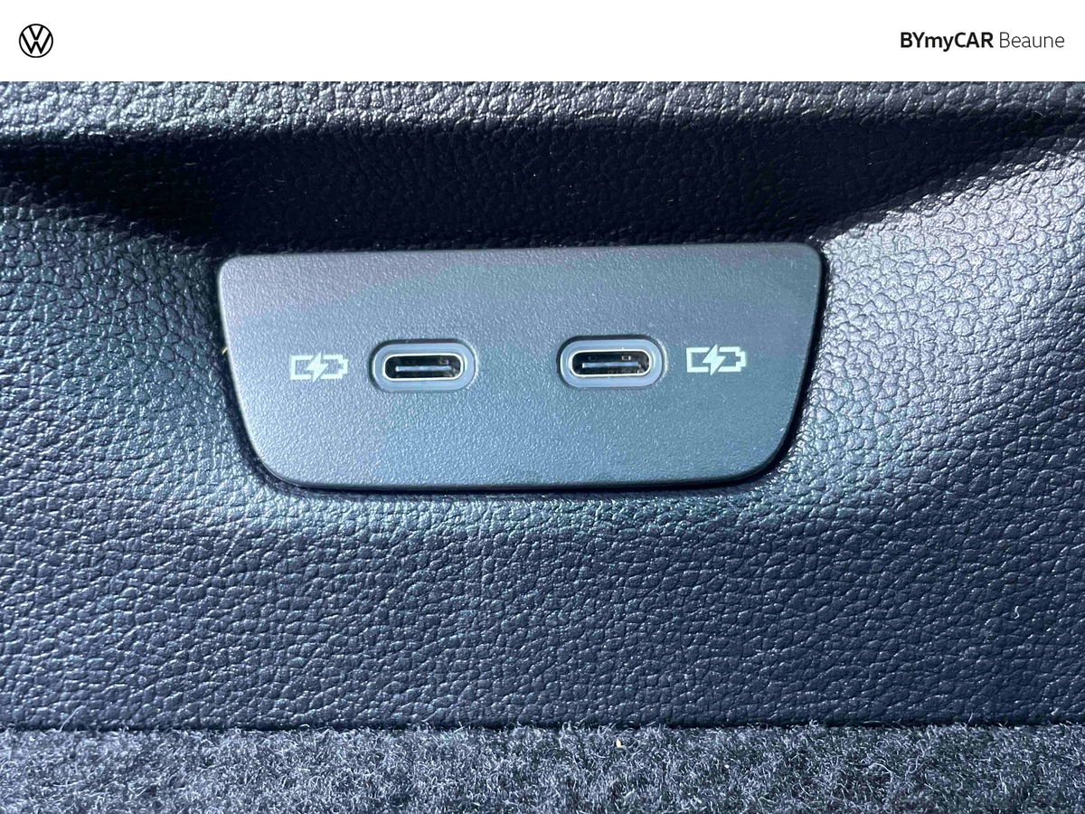 Volkswagen Golf 1.5 eTSI OPF 130 DSG7 R-line — photo 24
