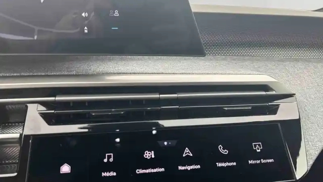 Peugeot 3008 hybrid 145 e-dcs6 — photo 18