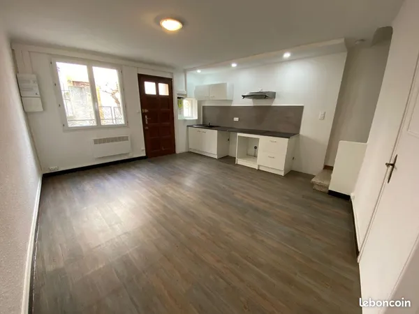 Location maison de village pieusse