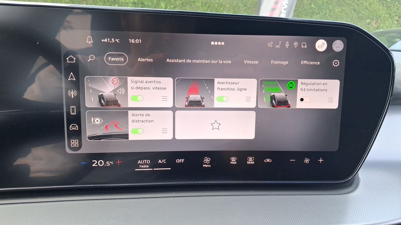 Audi Q3 TFSI 150 ch Hybride S tronic 7 — photo 29