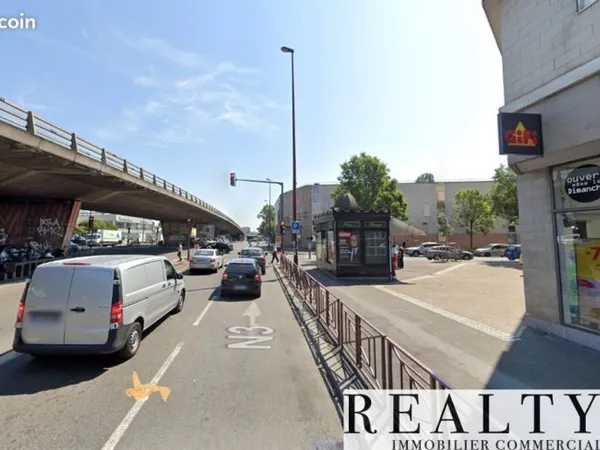 Local commercial 802 m²
