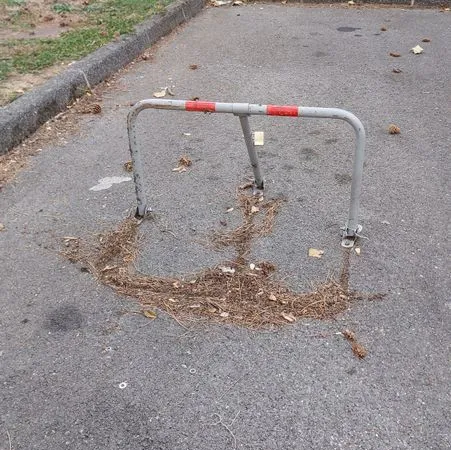 Parking à louer au pas de l'échelle