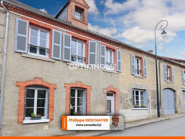 Maison Familiale - 156 m² - 7 pièces - 4 chambres - 2 Garages sur Terrain de 491 m² MAGNAC LAVAL (87