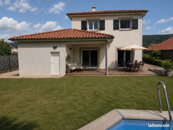 À vendre - Maison familiale de 123 m² avec garage, piscine et prestations de qualité