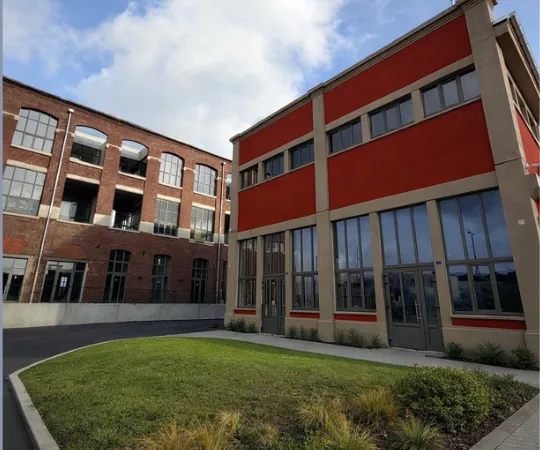 Local commercial 241 m²