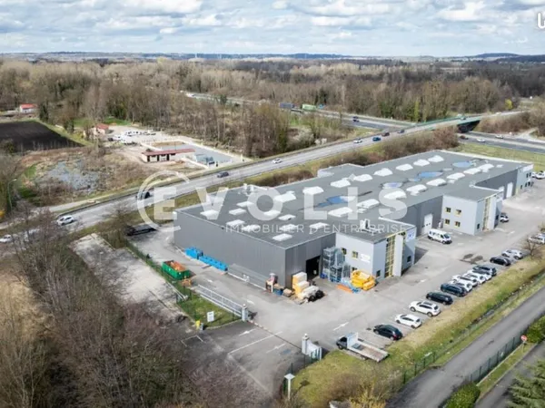 Local d'activité 194 m²