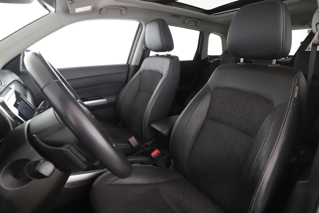 Suzuki Vitara 1.4 BoosterJet Hybrid Style Auto — photo 9