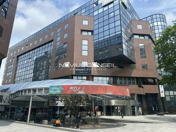 Bureaux 1033 m²