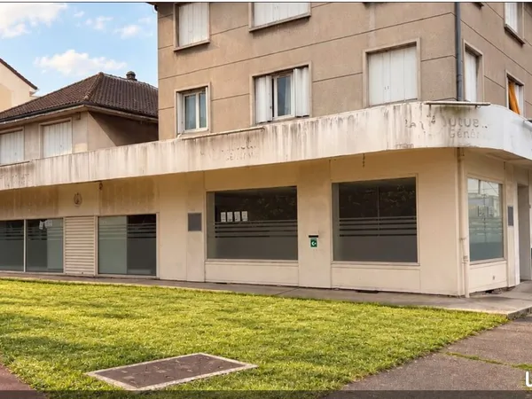 Local 350 m² MELUN