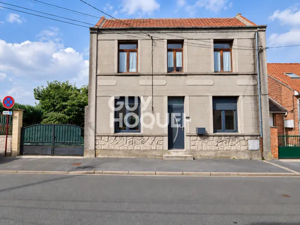 MAISON À VENDRE DE 6 PIÈCES DE 107,00 M²