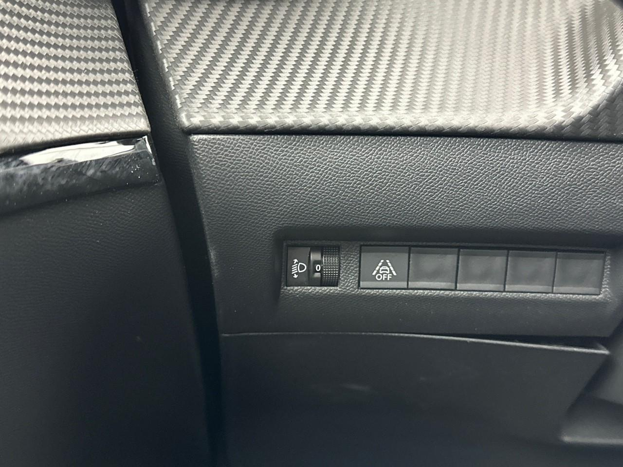 Peugeot 208 puretech 100 s&s bvm6 allure — photo 16