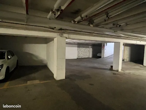 Parking voiture en sous sol
