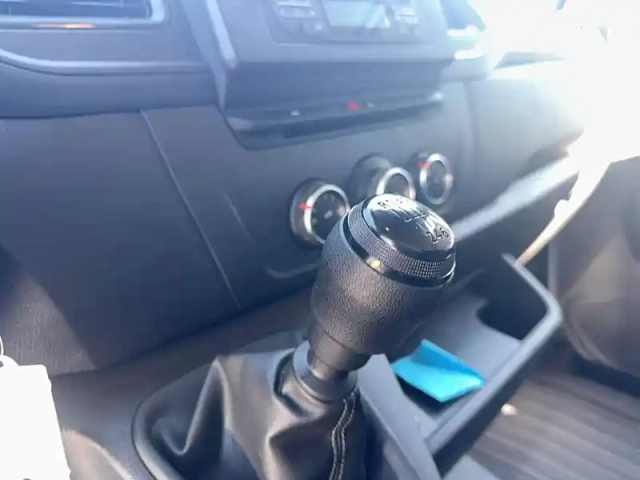 Renault Master fgn trac f3500 l2h2 blue dci 135 — photo 10