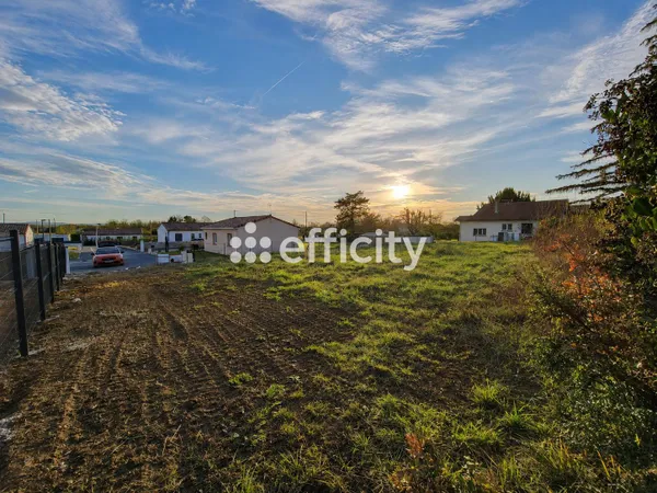 Terrain 750 m²