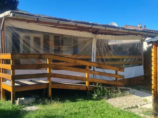 Vend mobil-home et chalet PMR