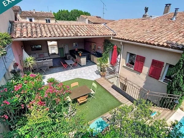 Maison de ville 232m² avec patio 150m² et garage