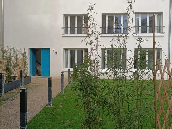 Nancy joli f2 avec balcon