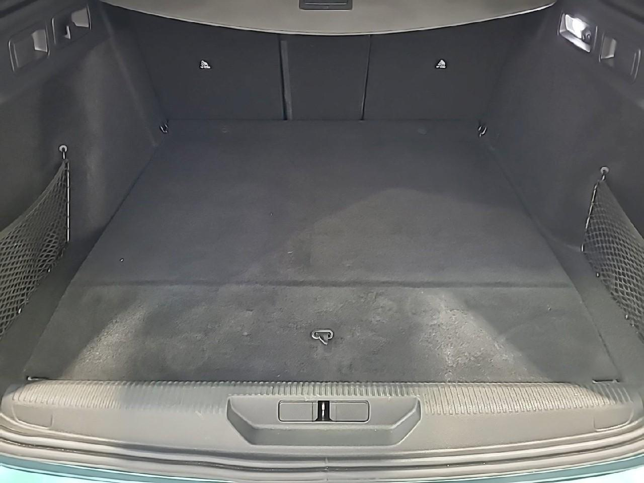 Peugeot 308 sw phev 180 e-eat8 gt — photo 14