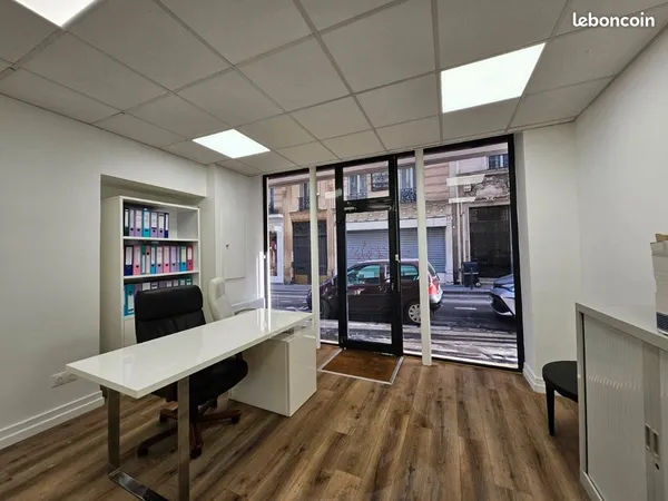 LOCAL COMMERCIAL / BUREAUX - 43,5 m² - PARIS 10e