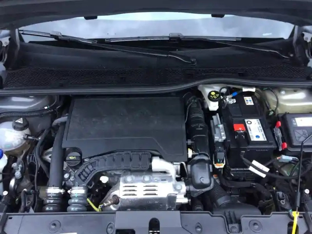 Peugeot 208 100 s&amp;s bvm6 — photo 26