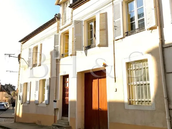 Propriété 5 pièces 156 m²