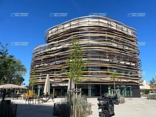 Bureaux 2 pièces 1387 m²
