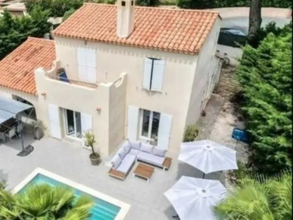 Jolie villa 6 pièces. Emplacement idéal