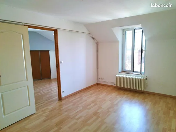 2 pièces 46 m2 calme TBE gare Migennes