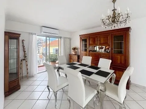 CANNES-Bas Carnot-ideal pour une grande famille-T4 de 100m2en deux lots