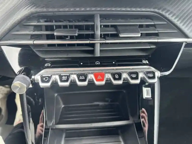 Peugeot 2008 puretech 100 s&amp;s bvm6 — photo 37