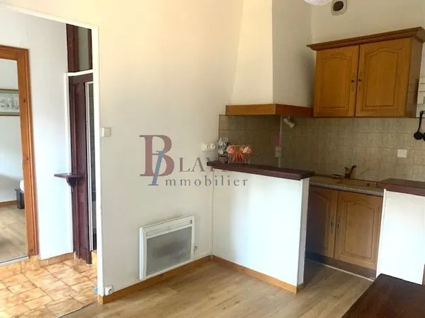 APPARTEMENT MEUBLE T1 bis
