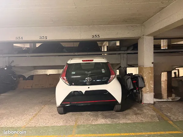 Parking/box PARIS